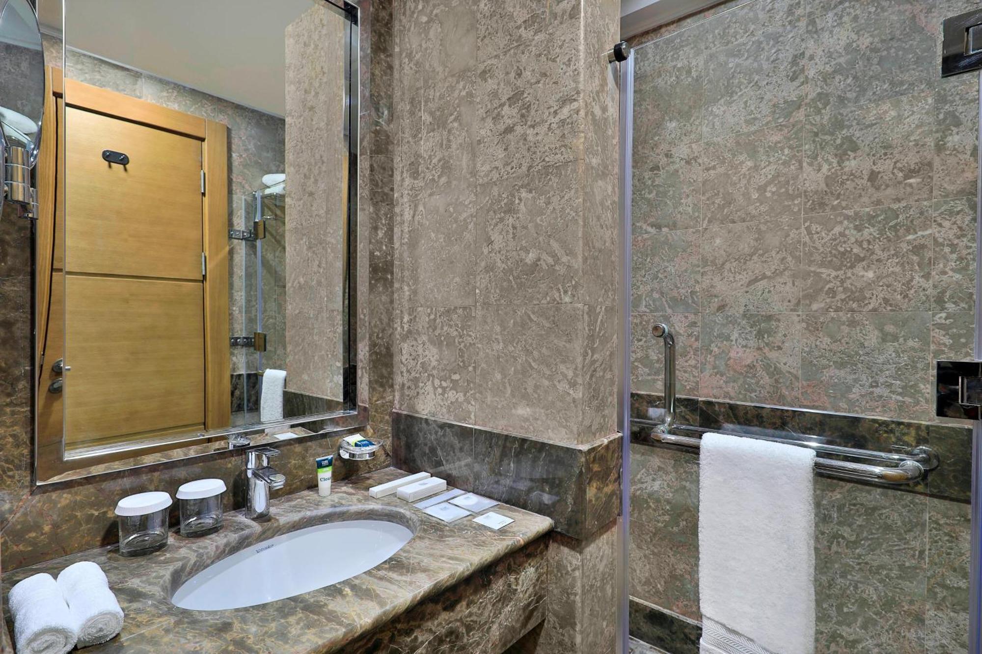 Four Points By Sheraton Makkah Al Naseem Mekka Buitenkant foto Bathroom